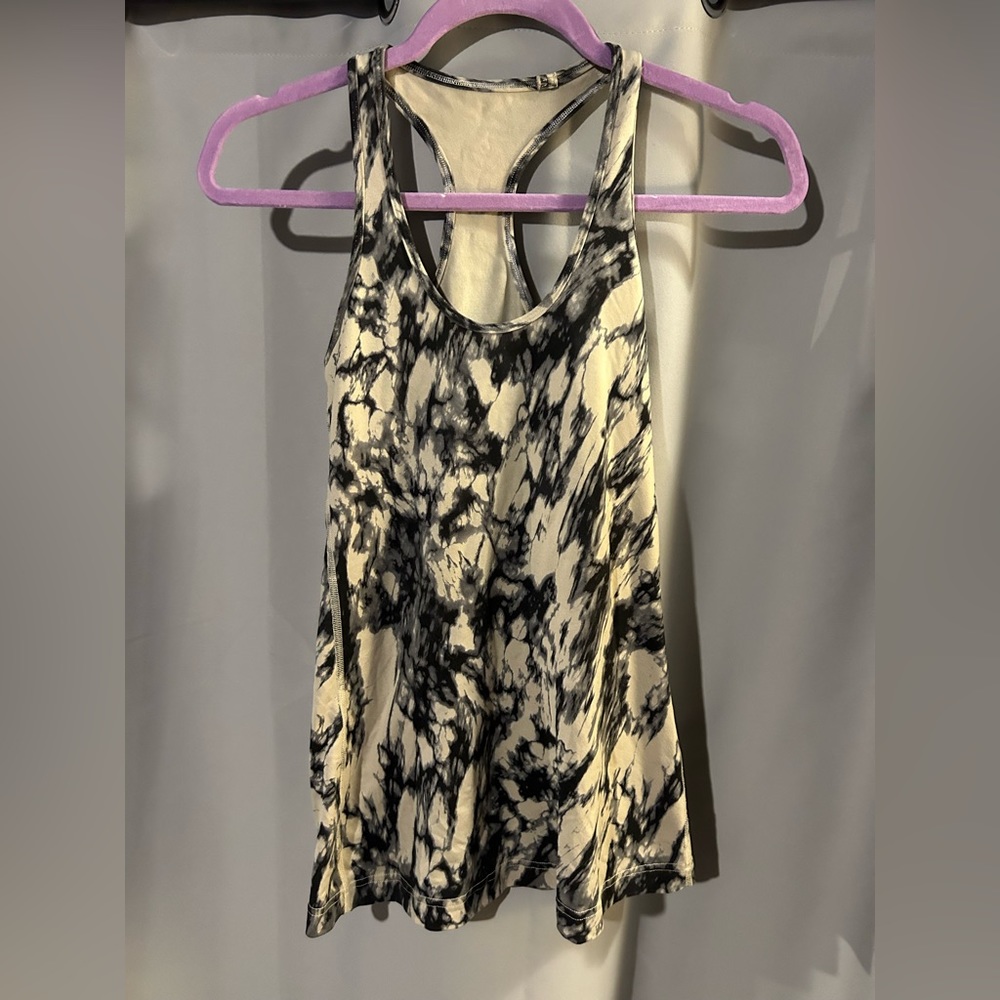 Lululemon tank top
